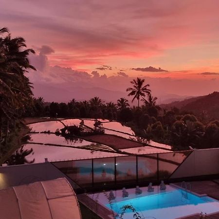 Utopiaku - Munduk Highlands Villa ภายนอก รูปภาพ