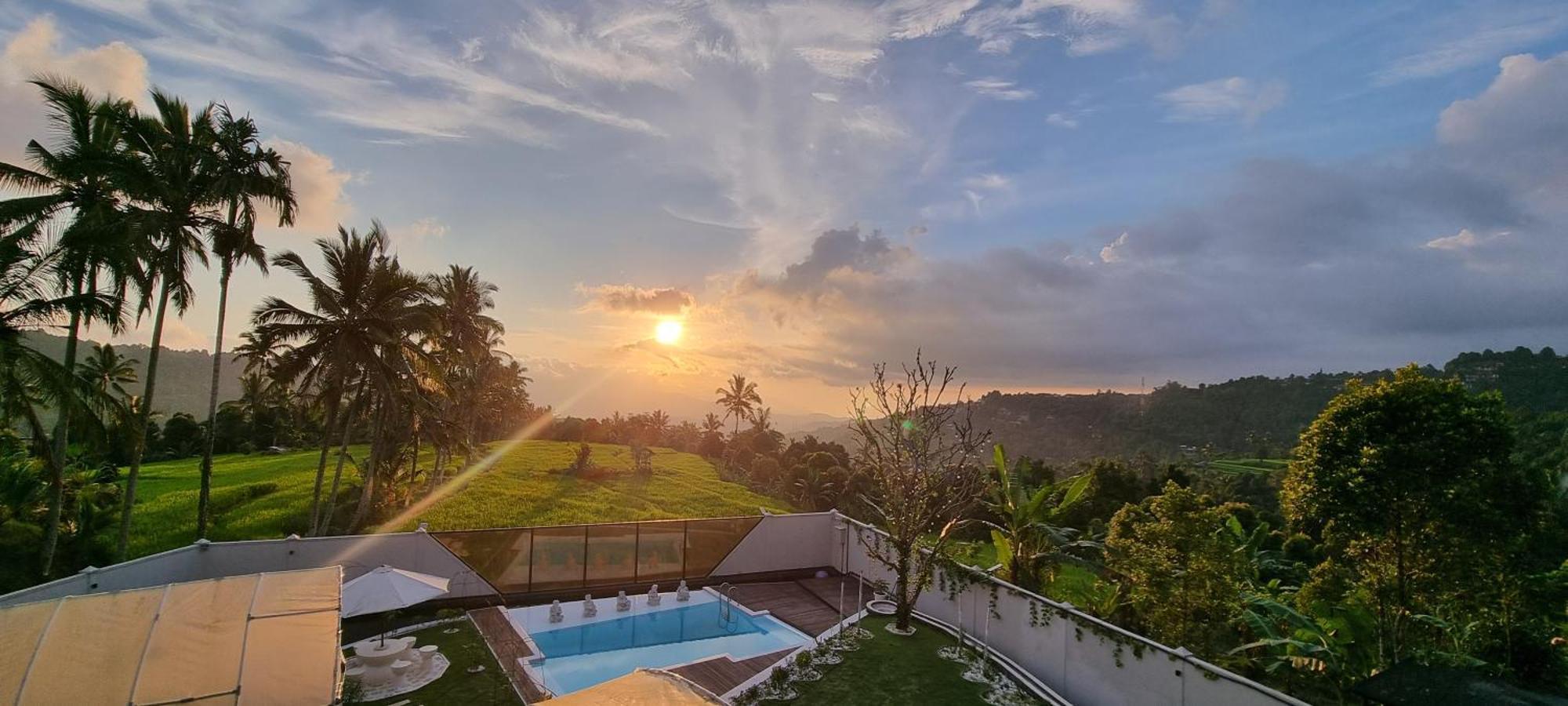 Utopiaku - Munduk Highlands Villa ภายนอก รูปภาพ