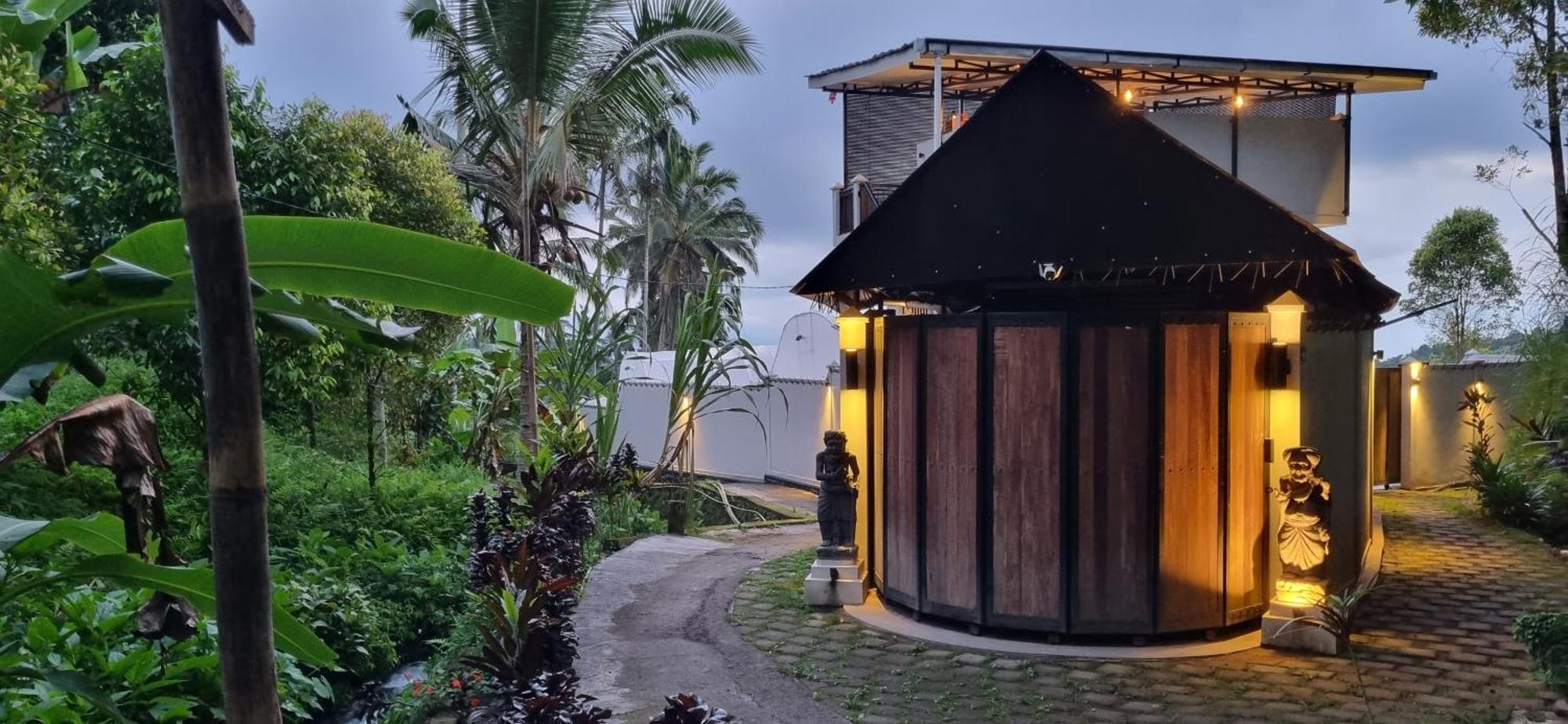 Utopiaku - Munduk Highlands Villa ภายนอก รูปภาพ