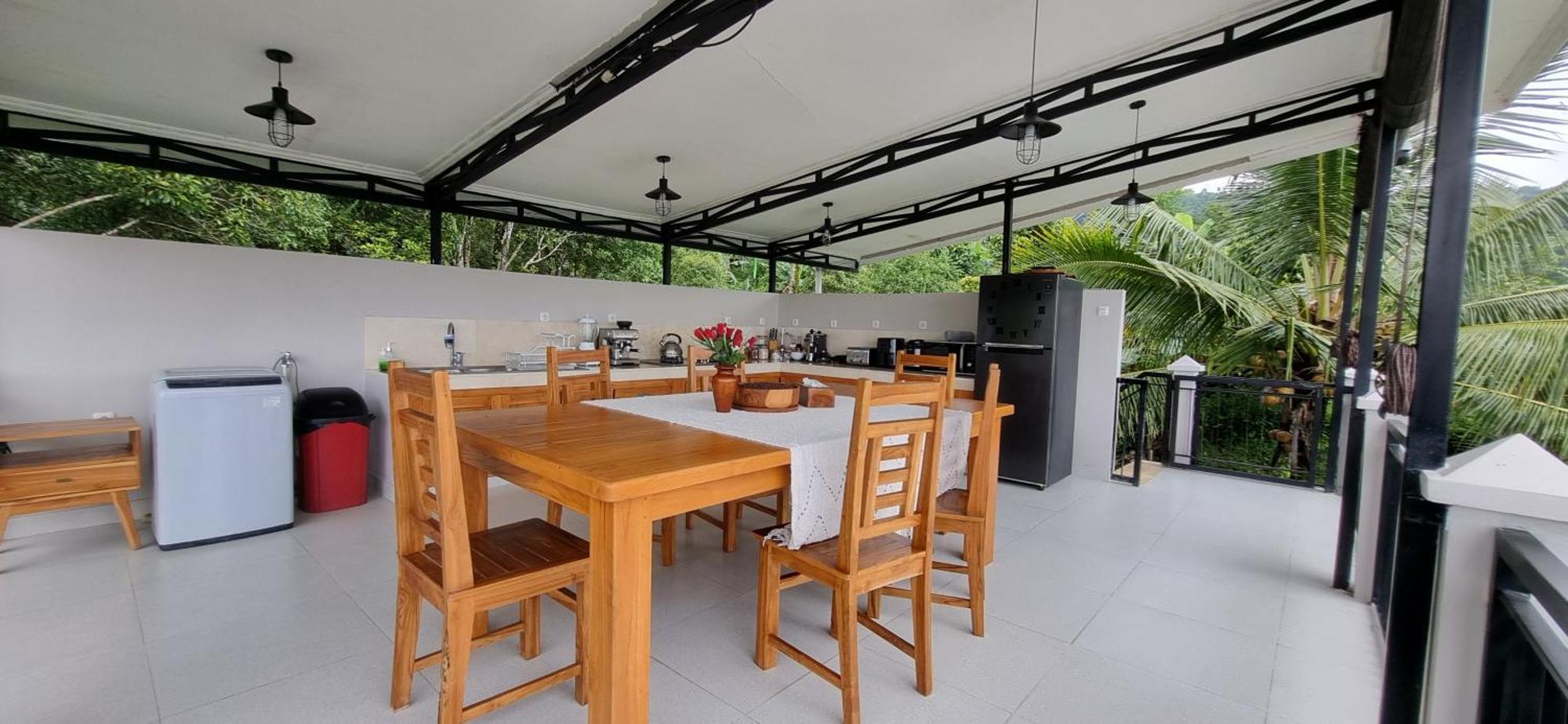 Utopiaku - Munduk Highlands Villa ภายนอก รูปภาพ