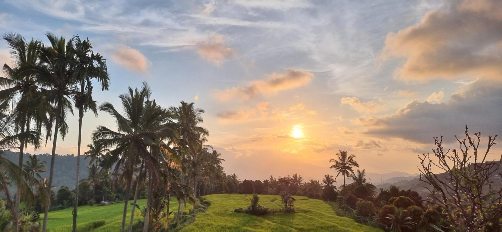 Utopiaku - Munduk Highlands Villa ภายนอก รูปภาพ