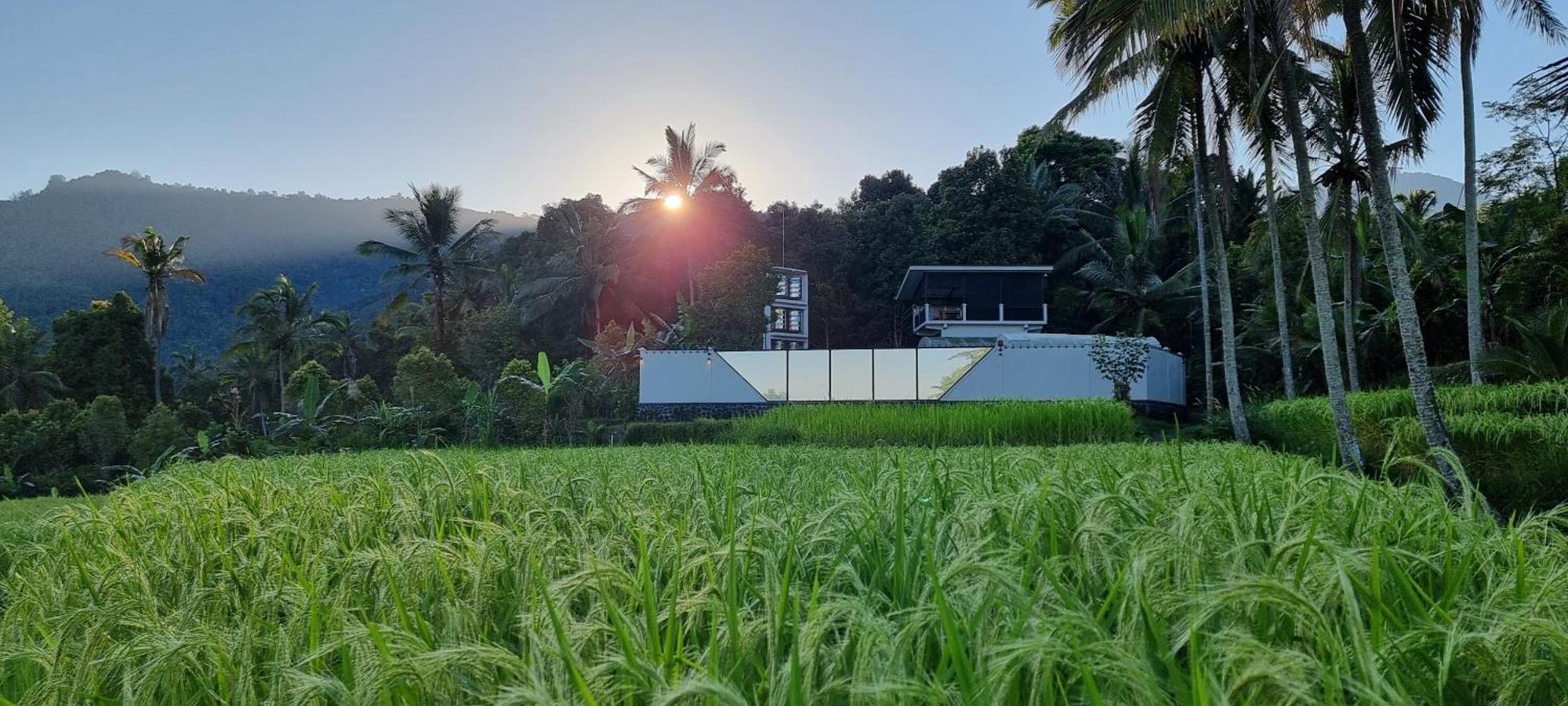 Utopiaku - Munduk Highlands Villa ภายนอก รูปภาพ