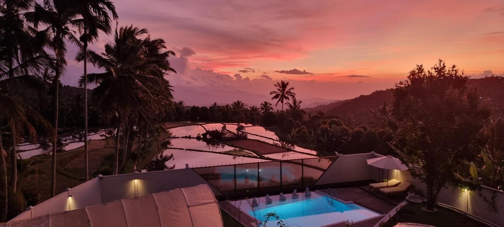 Utopiaku - Munduk Highlands Villa ภายนอก รูปภาพ
